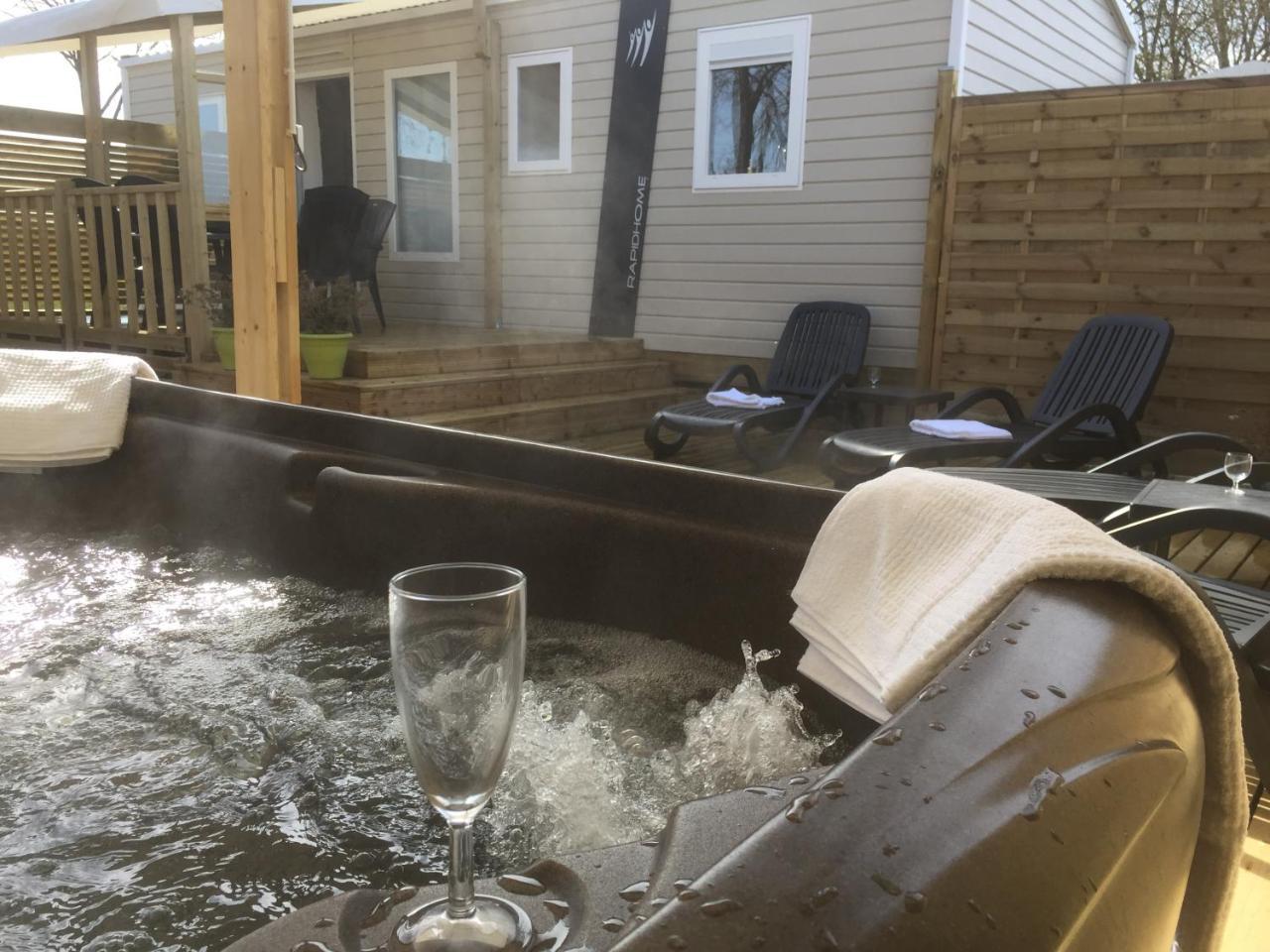 Camping De Contrexeville Luaran gambar